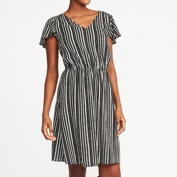 Old Navy Dresses & Skirts - Old Navy Fit Flare Black Striped Dress Sz Medium